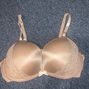 Cosmopolitan tan and white bra!